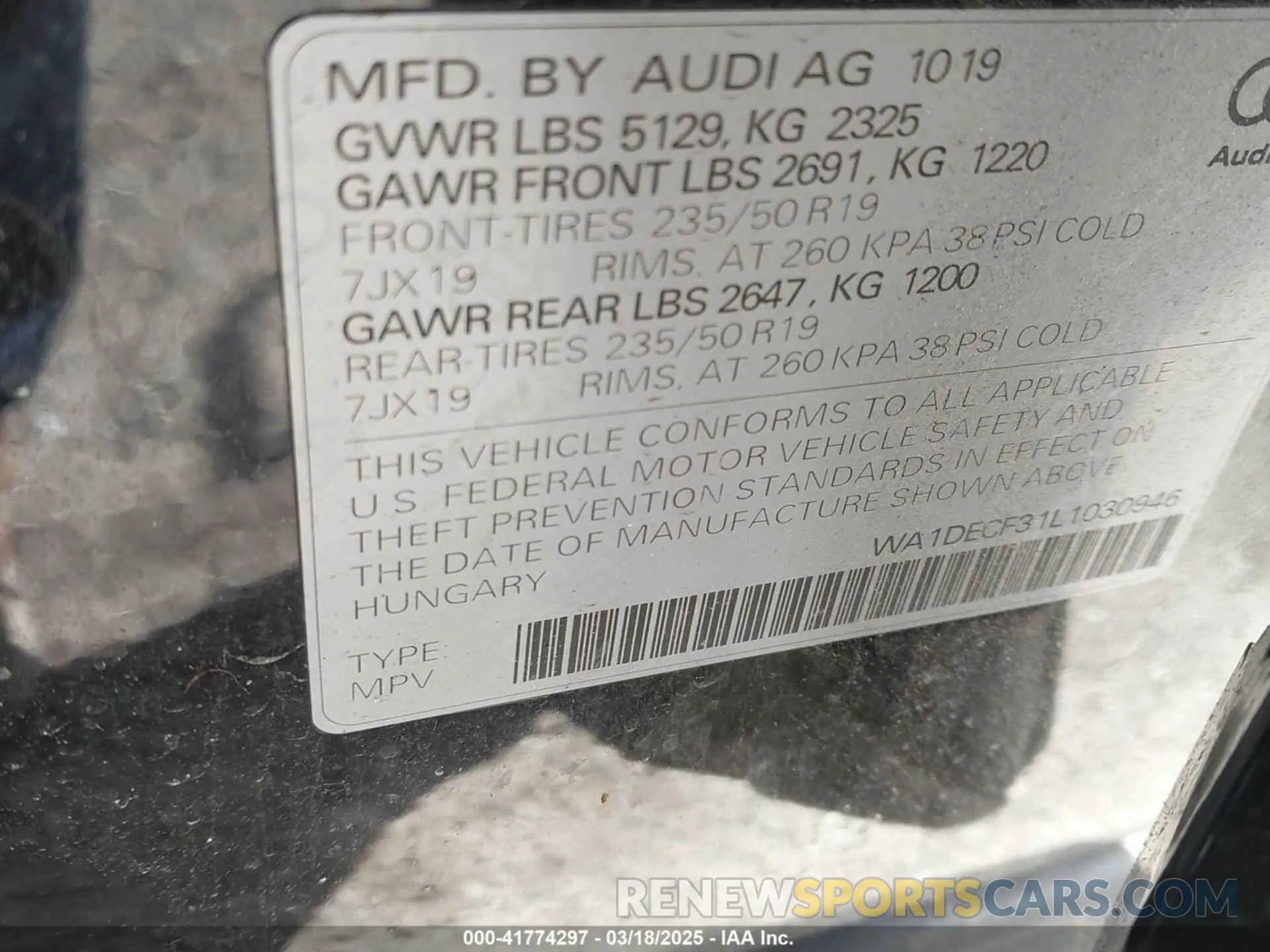 9 Photograph of a damaged car WA1DECF31L1030946 AUDI Q3 2020