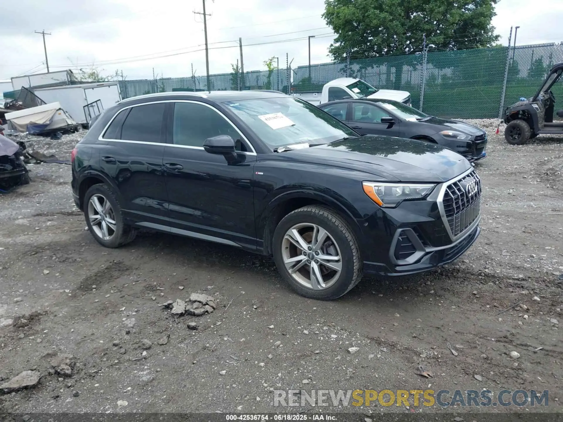1 Photograph of a damaged car WA1DECF31L1064787 AUDI Q3 2020