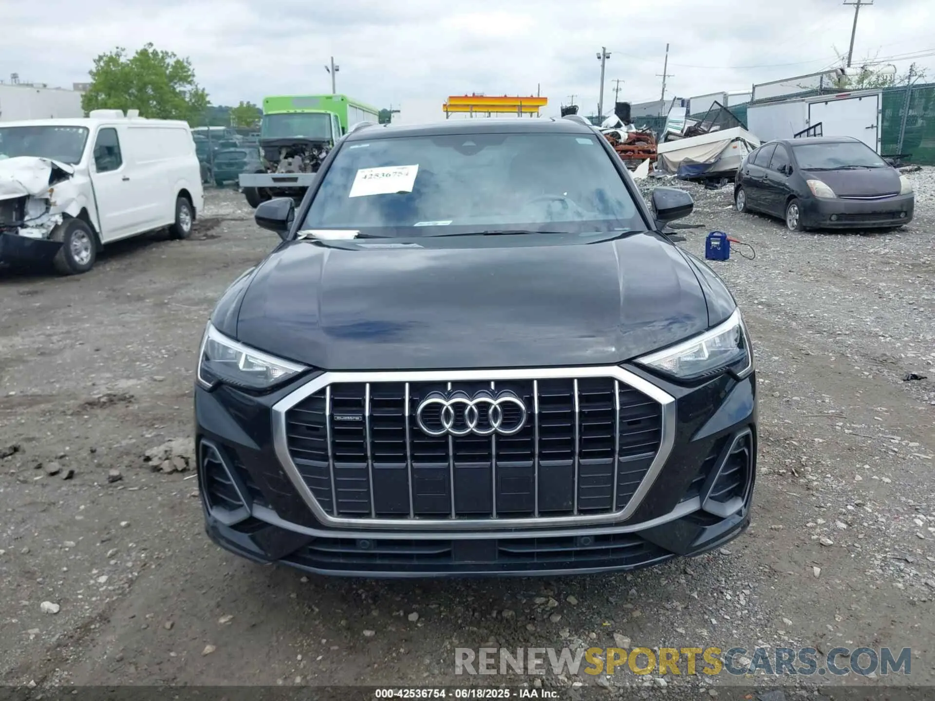 11 Photograph of a damaged car WA1DECF31L1064787 AUDI Q3 2020