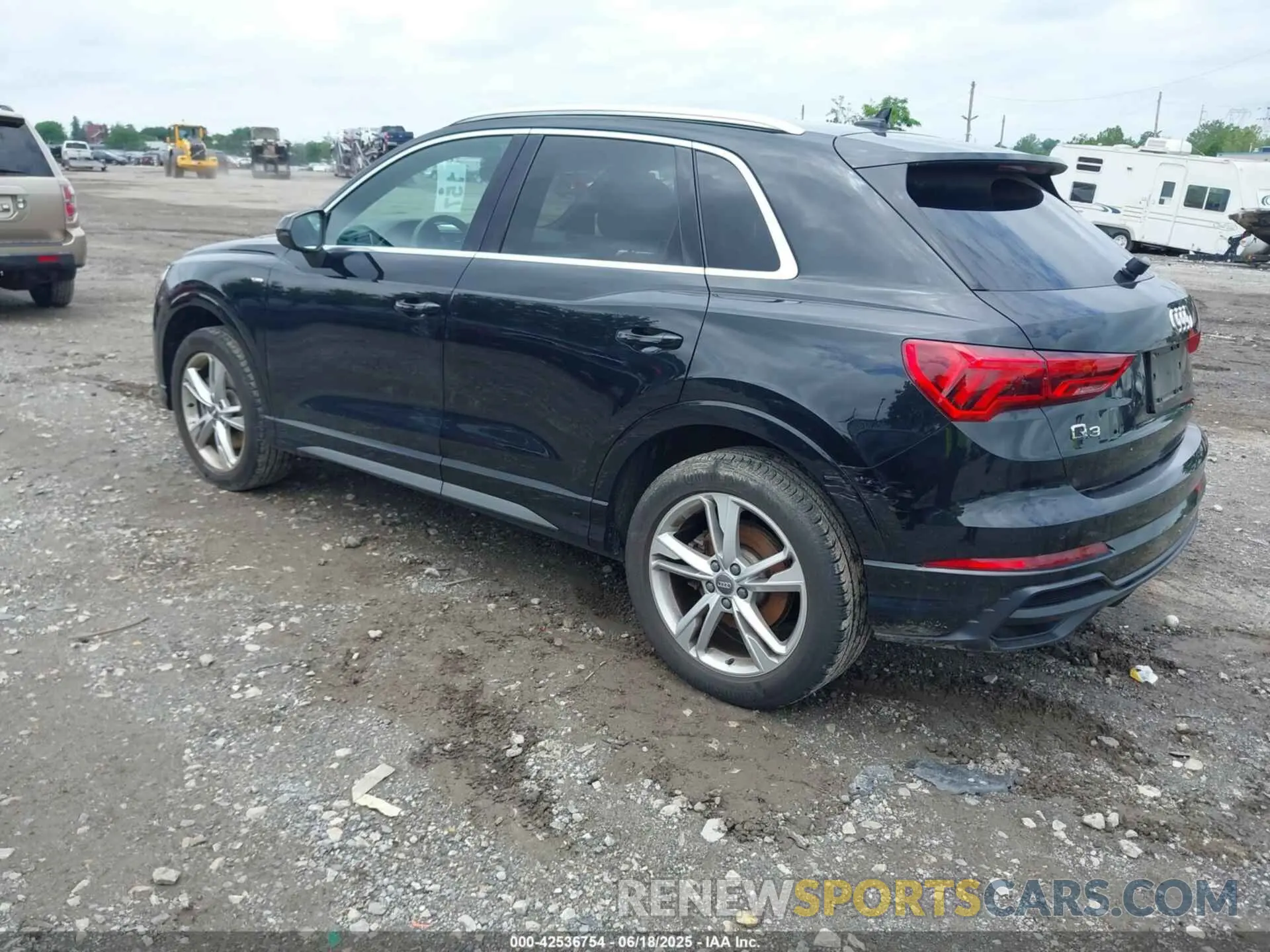 3 Photograph of a damaged car WA1DECF31L1064787 AUDI Q3 2020