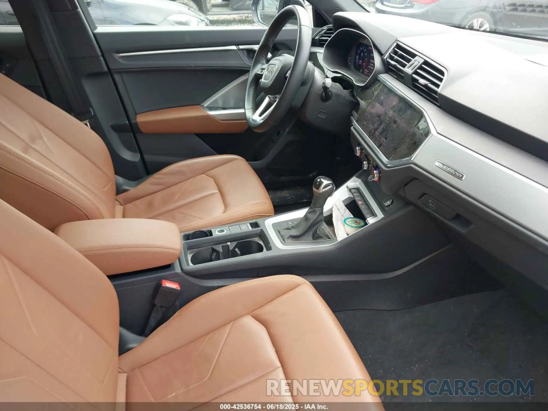5 Photograph of a damaged car WA1DECF31L1064787 AUDI Q3 2020