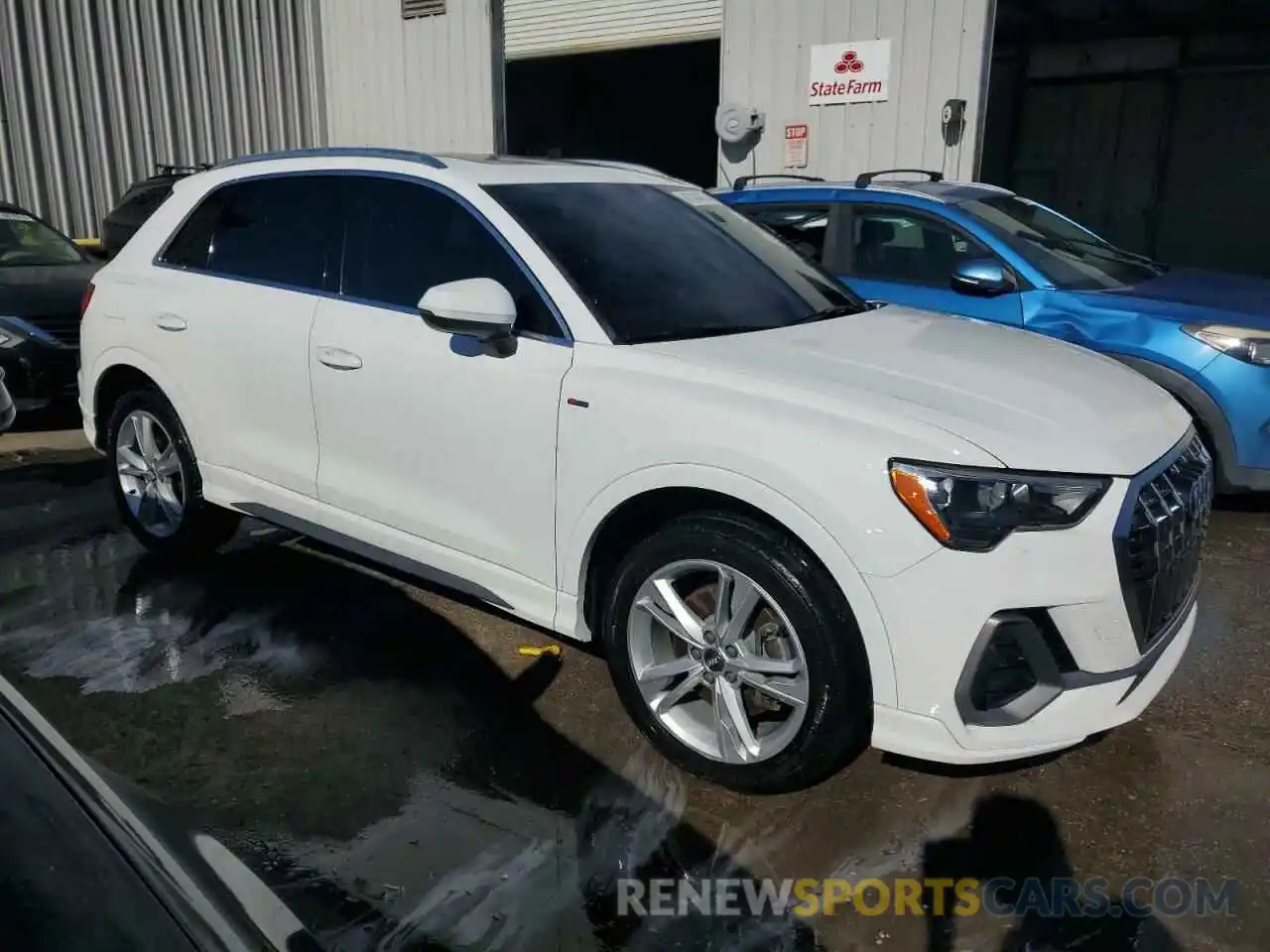 4 Photograph of a damaged car WA1DECF32L1006932 AUDI Q3 2020