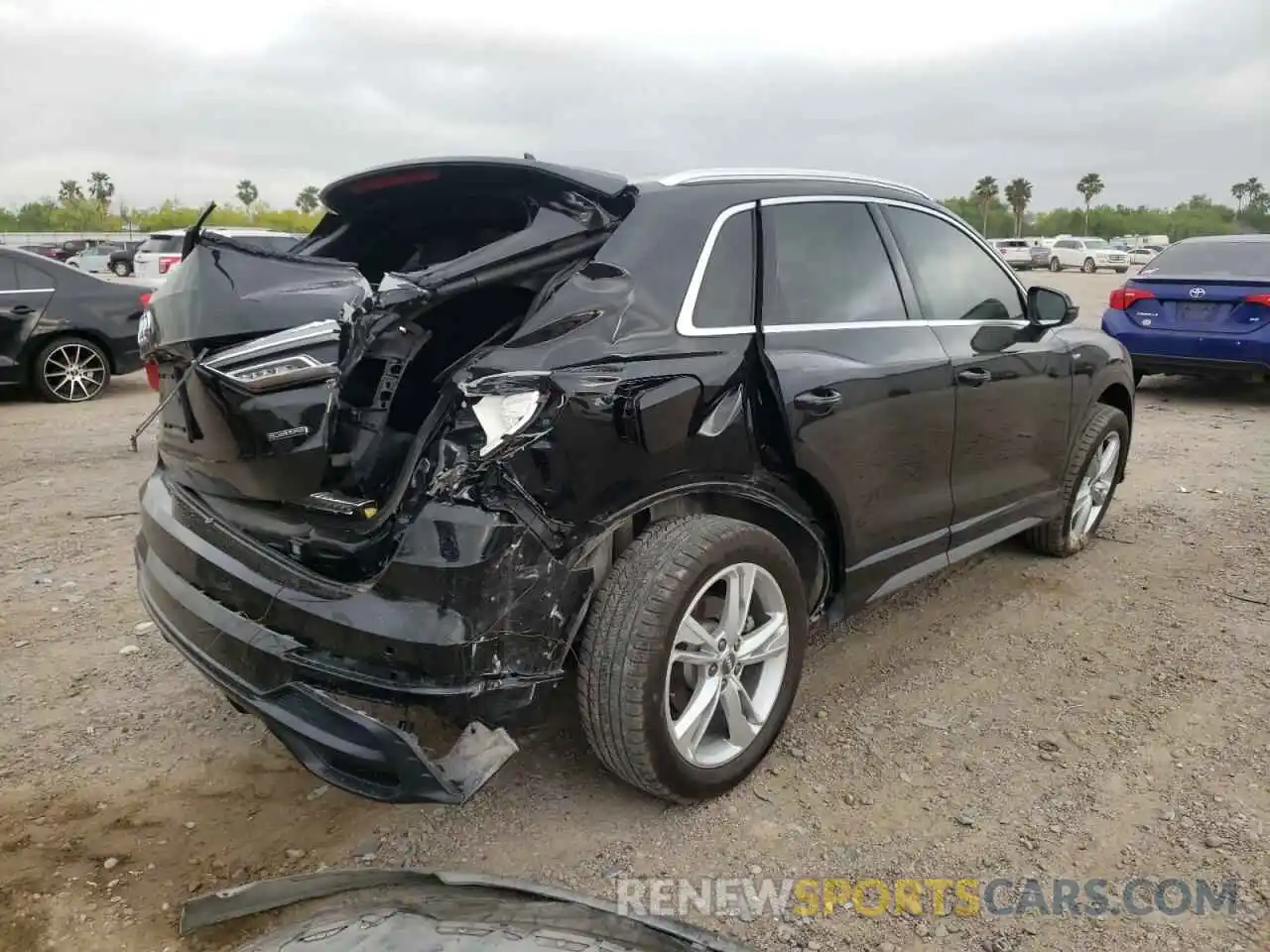 4 Photograph of a damaged car WA1DECF32L1103922 AUDI Q3 2020