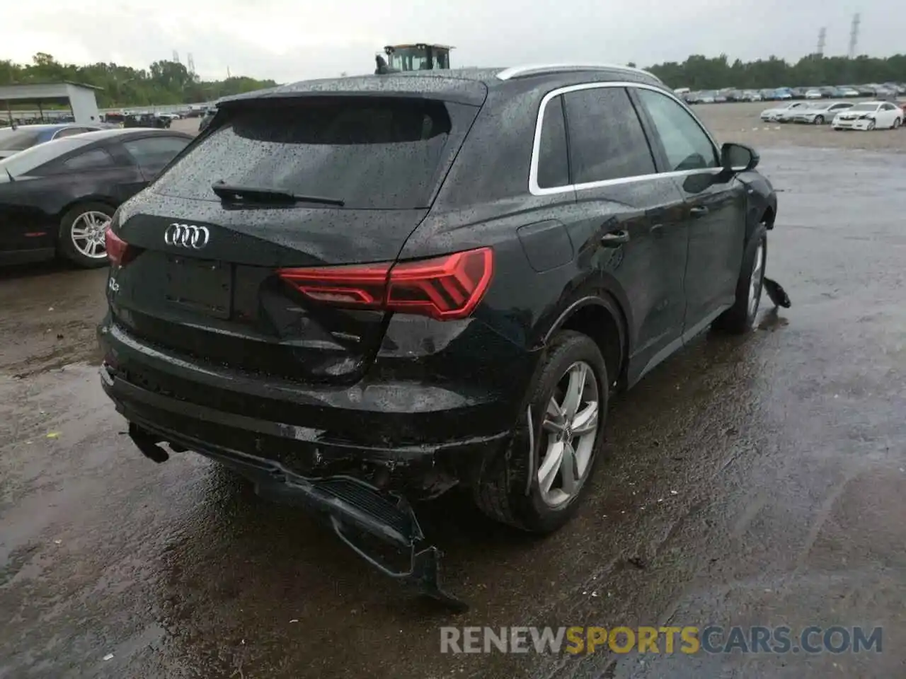 4 Photograph of a damaged car WA1DECF32L1125239 AUDI Q3 2020