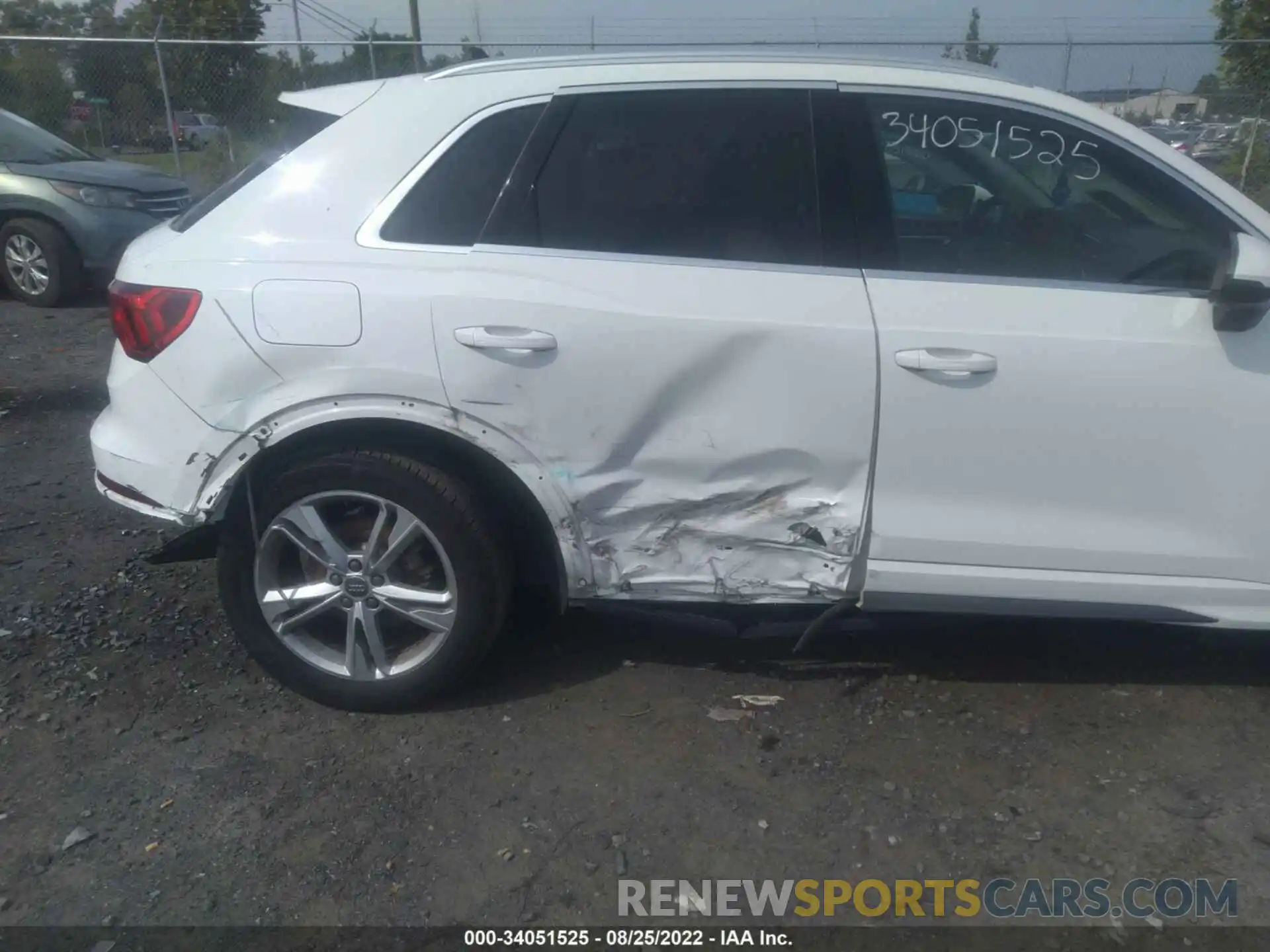 6 Photograph of a damaged car WA1DECF33L1079484 AUDI Q3 2020