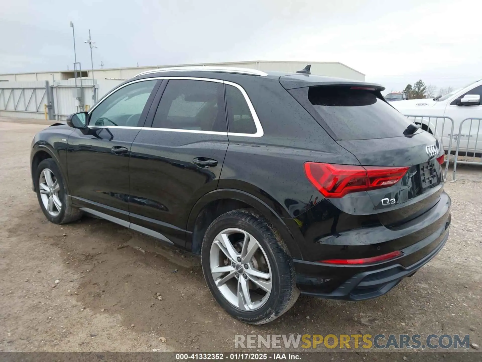 3 Photograph of a damaged car WA1DECF34L1088002 AUDI Q3 2020