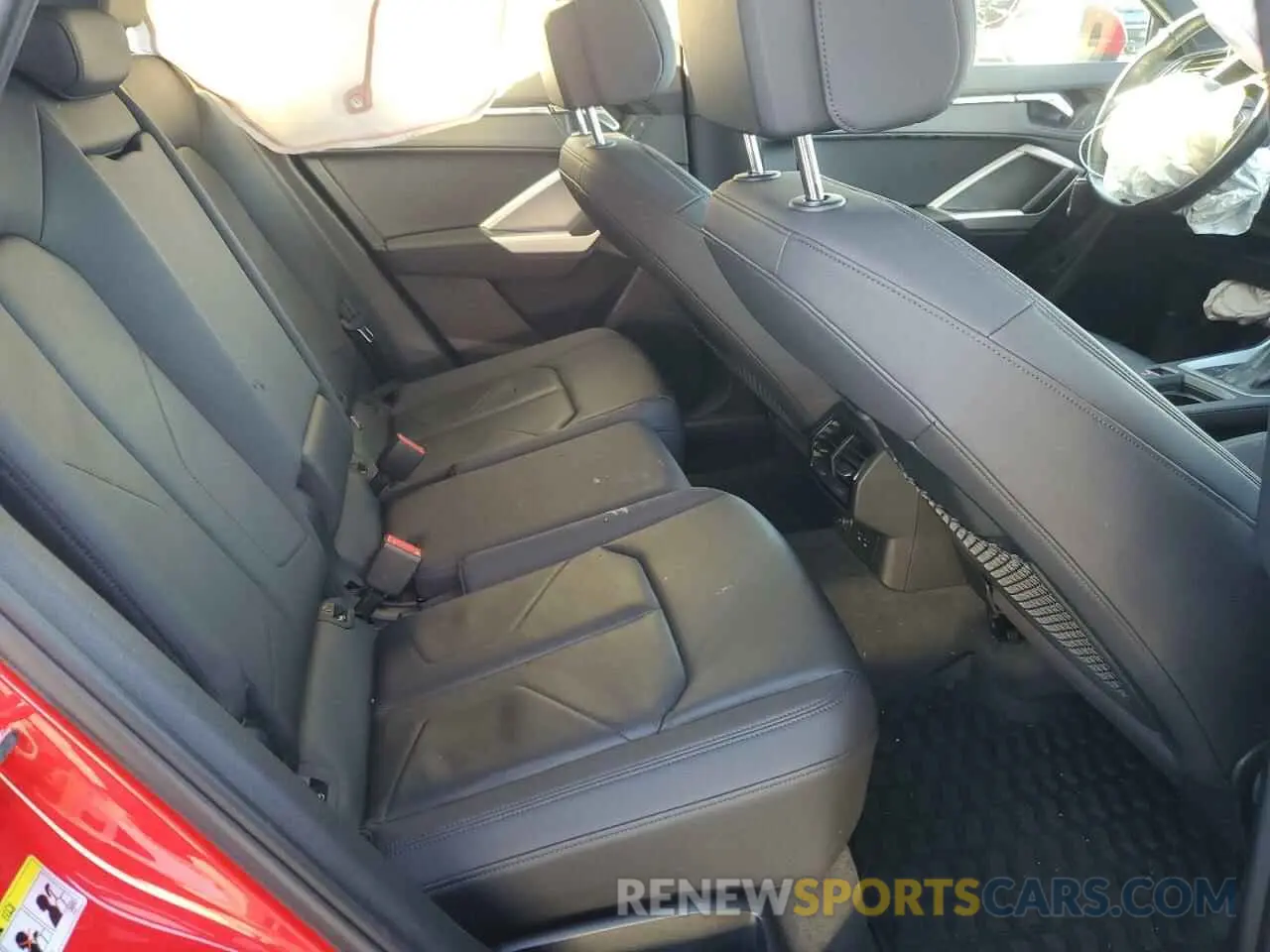 11 Photograph of a damaged car WA1DECF35L1012837 AUDI Q3 2020