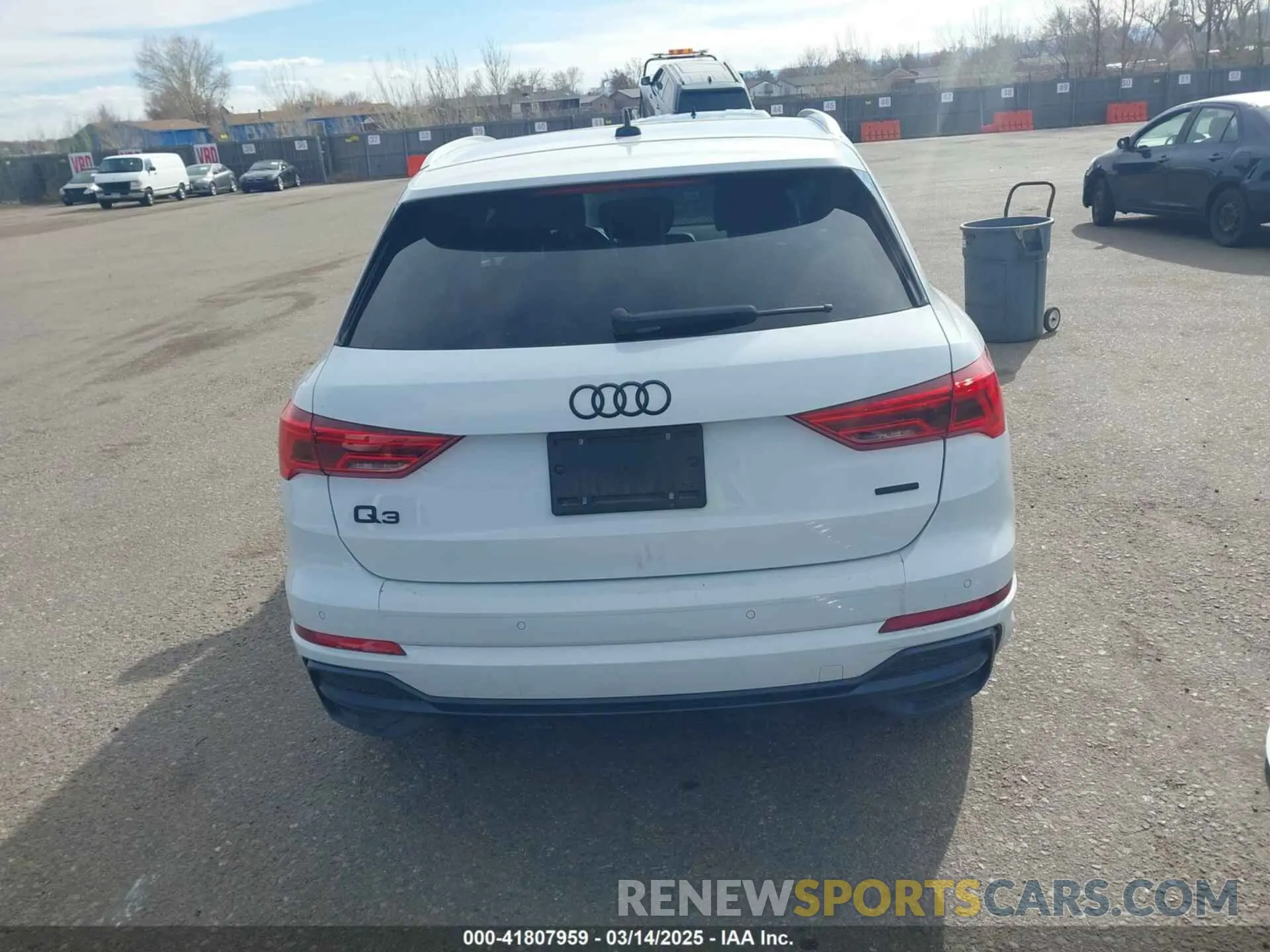 16 Photograph of a damaged car WA1DECF35L1073234 AUDI Q3 2020