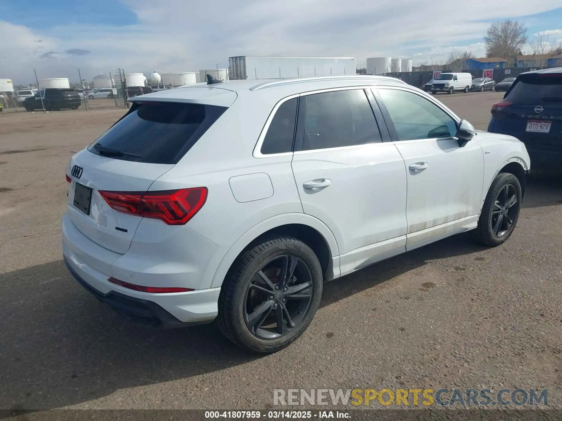 4 Photograph of a damaged car WA1DECF35L1073234 AUDI Q3 2020