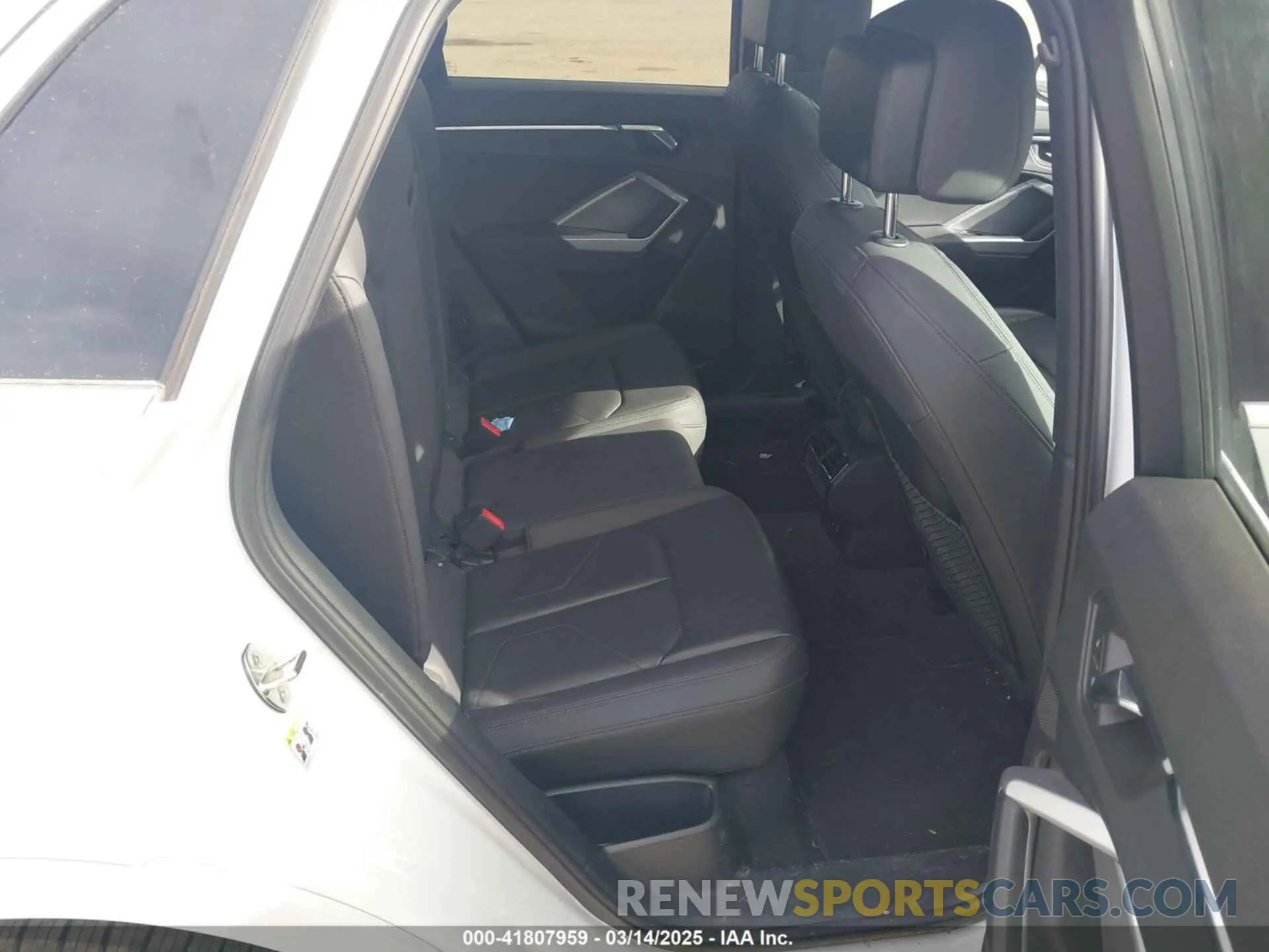 8 Photograph of a damaged car WA1DECF35L1073234 AUDI Q3 2020