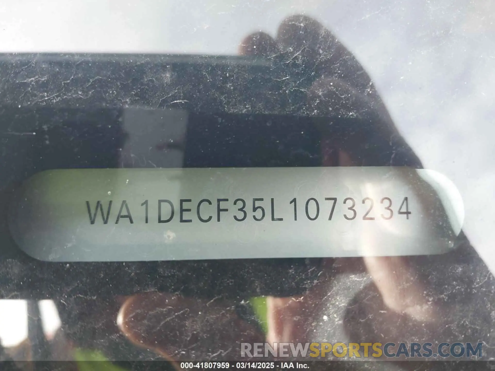 9 Photograph of a damaged car WA1DECF35L1073234 AUDI Q3 2020