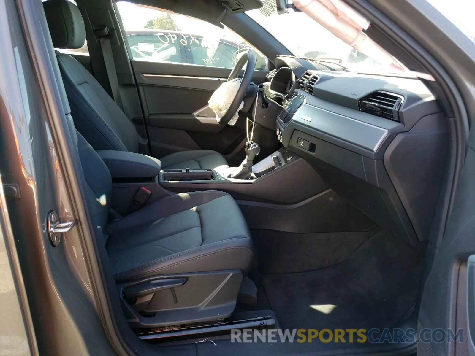 5 Photograph of a damaged car WA1DECF35L1090891 AUDI Q3 2020
