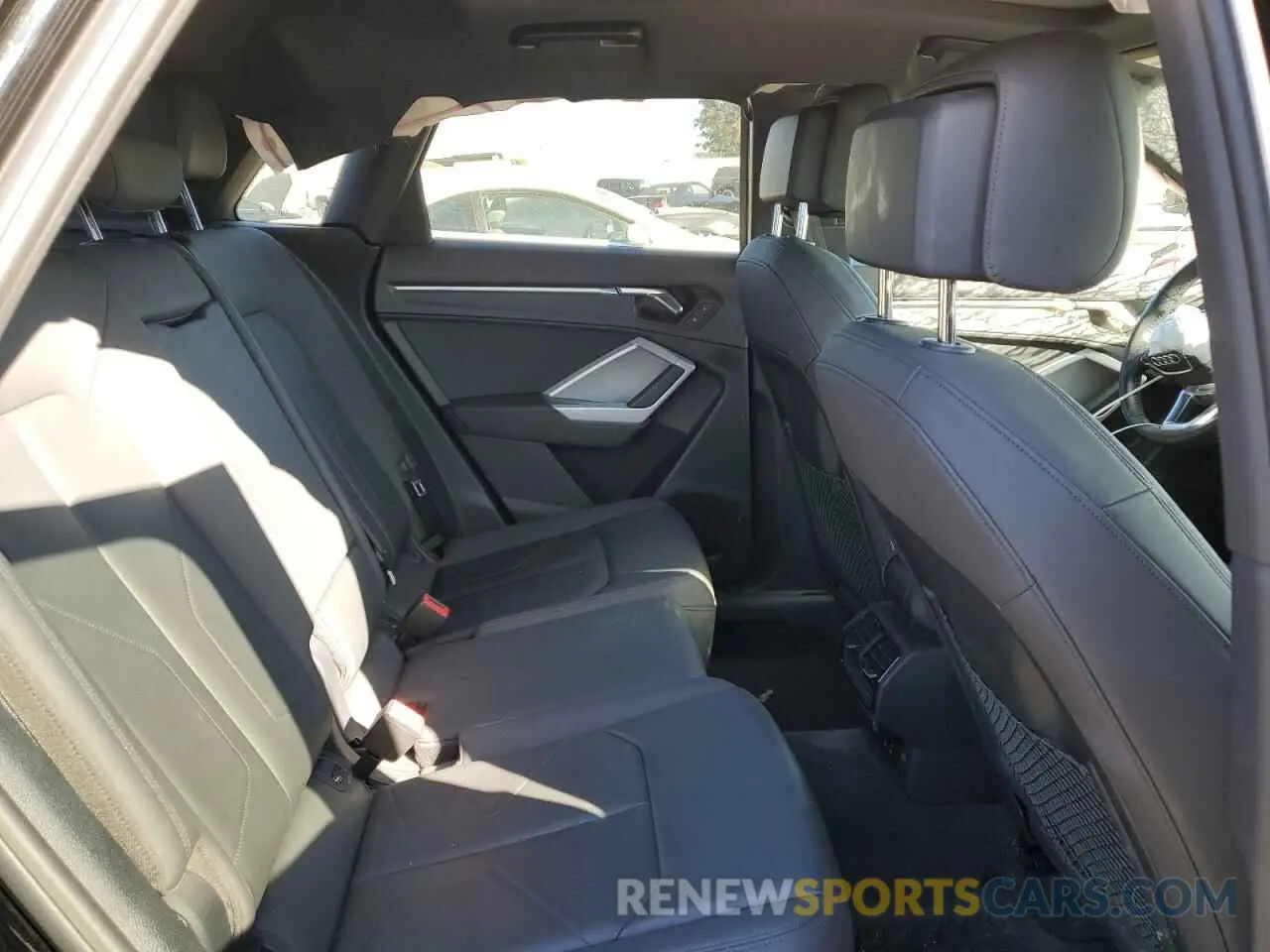 11 Photograph of a damaged car WA1DECF35L1116468 AUDI Q3 2020