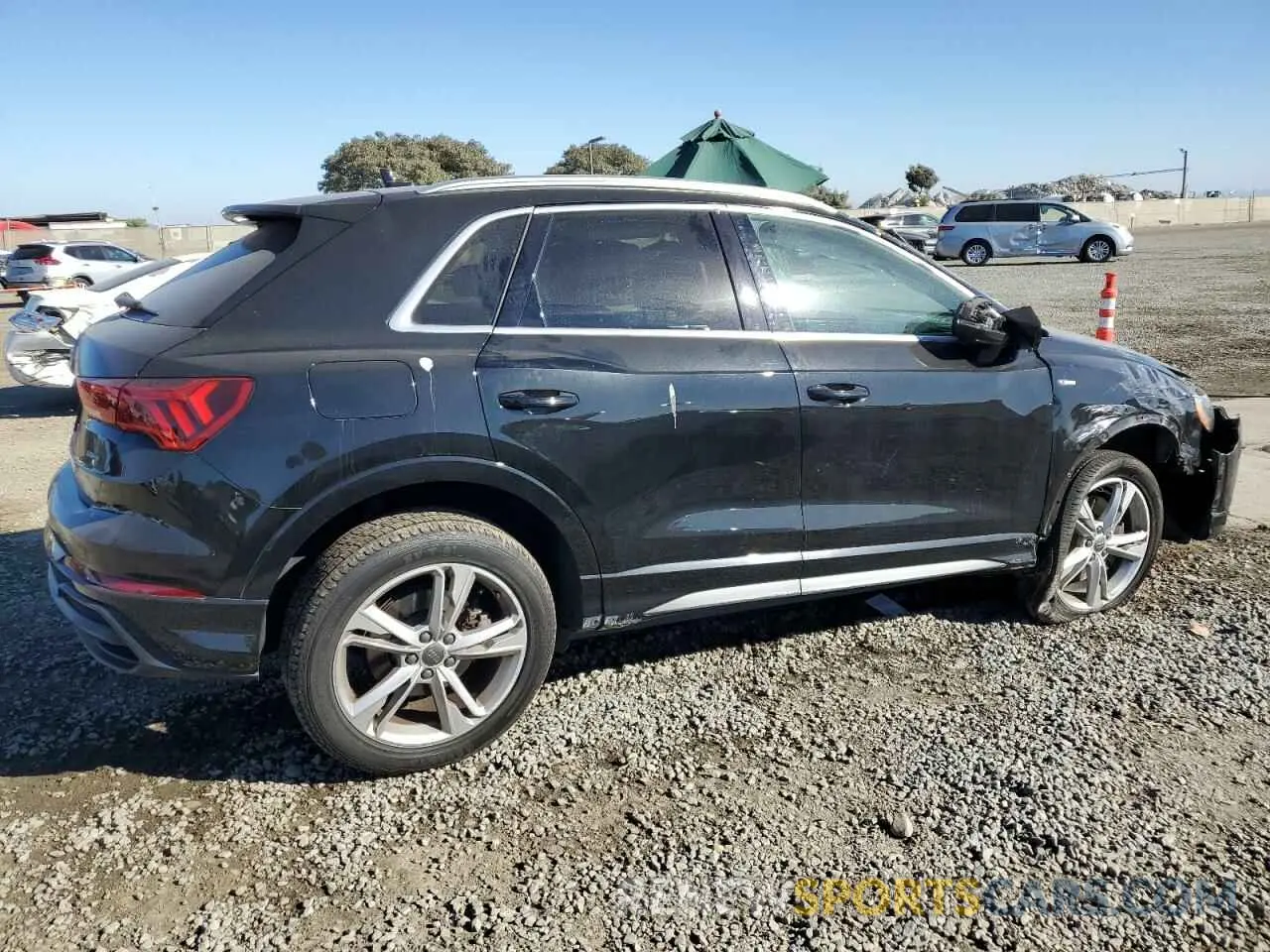 3 Photograph of a damaged car WA1DECF35L1116468 AUDI Q3 2020