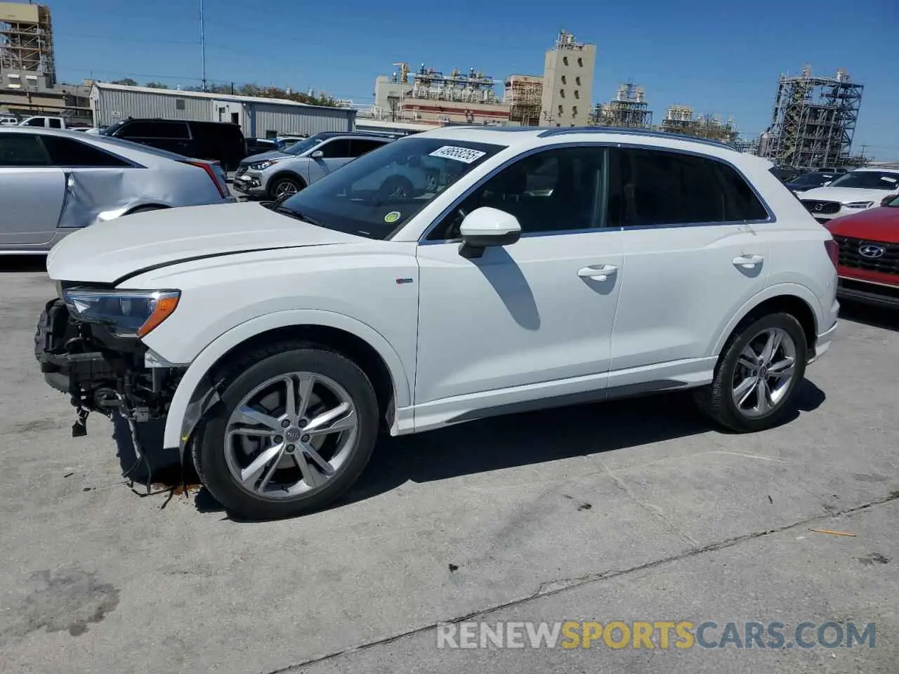 1 Photograph of a damaged car WA1DECF36L1016976 AUDI Q3 2020