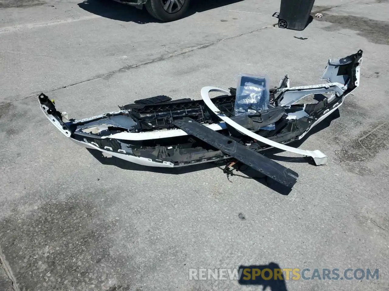 13 Photograph of a damaged car WA1DECF36L1016976 AUDI Q3 2020