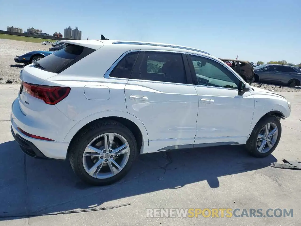 3 Photograph of a damaged car WA1DECF36L1016976 AUDI Q3 2020