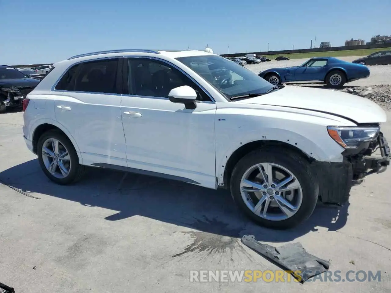 4 Photograph of a damaged car WA1DECF36L1016976 AUDI Q3 2020