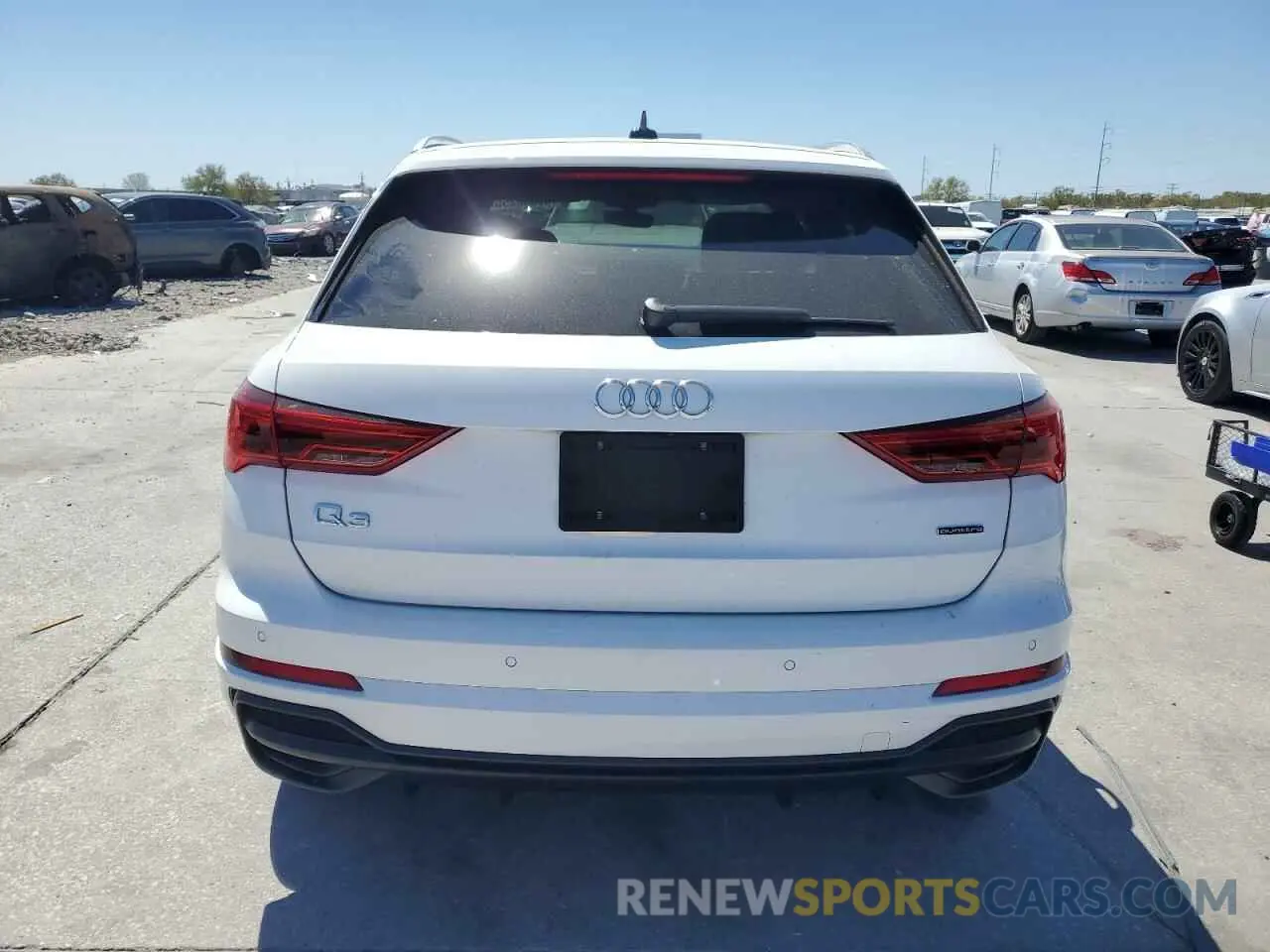 6 Photograph of a damaged car WA1DECF36L1016976 AUDI Q3 2020