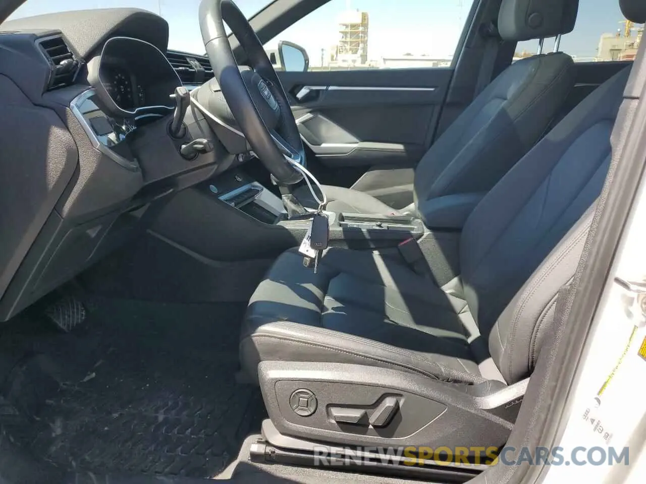 7 Photograph of a damaged car WA1DECF36L1016976 AUDI Q3 2020