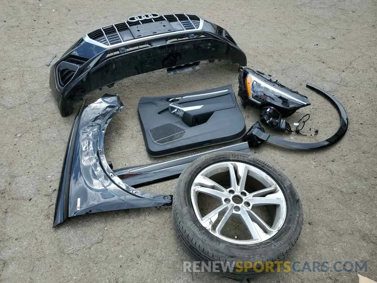 13 Photograph of a damaged car WA1DECF36L1020574 AUDI Q3 2020