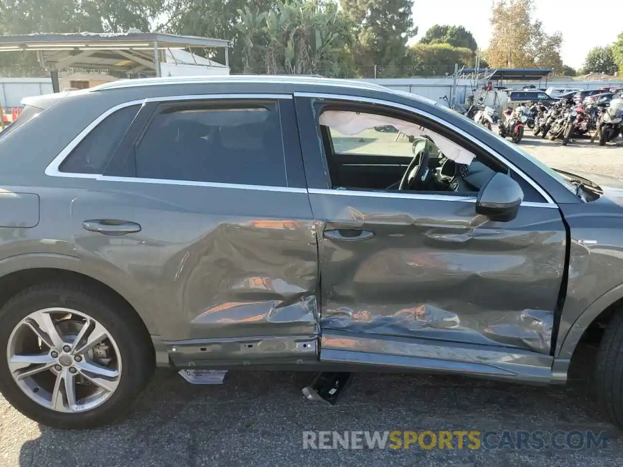 9 Photograph of a damaged car WA1DECF36L1046088 AUDI Q3 2020