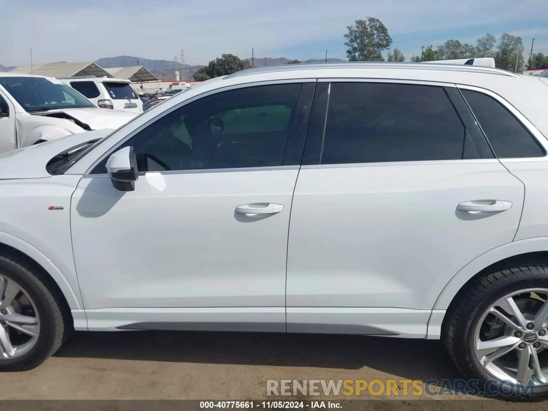 13 Photograph of a damaged car WA1DECF36L1097820 AUDI Q3 2020