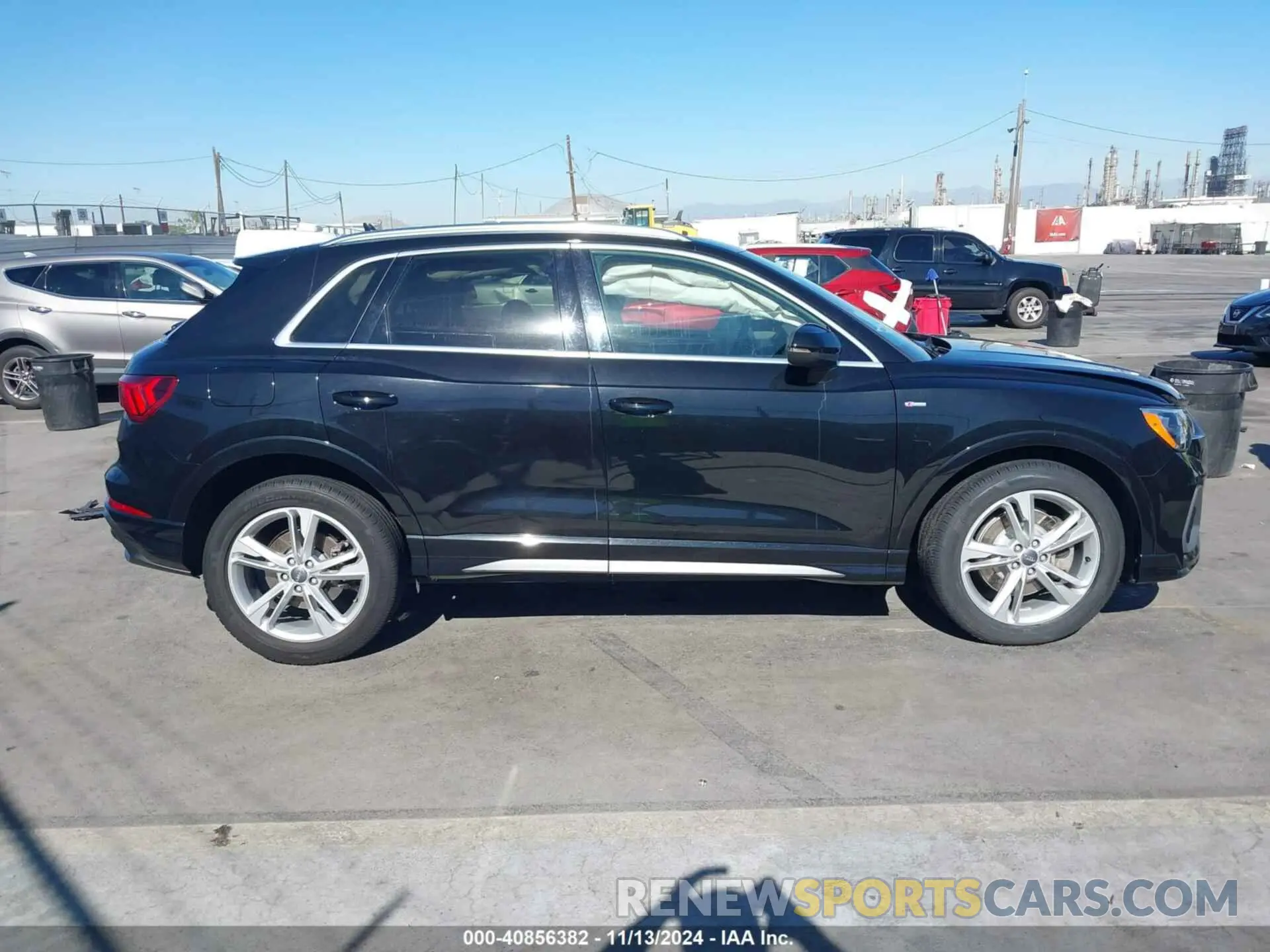 13 Photograph of a damaged car WA1DECF36L1109304 AUDI Q3 2020