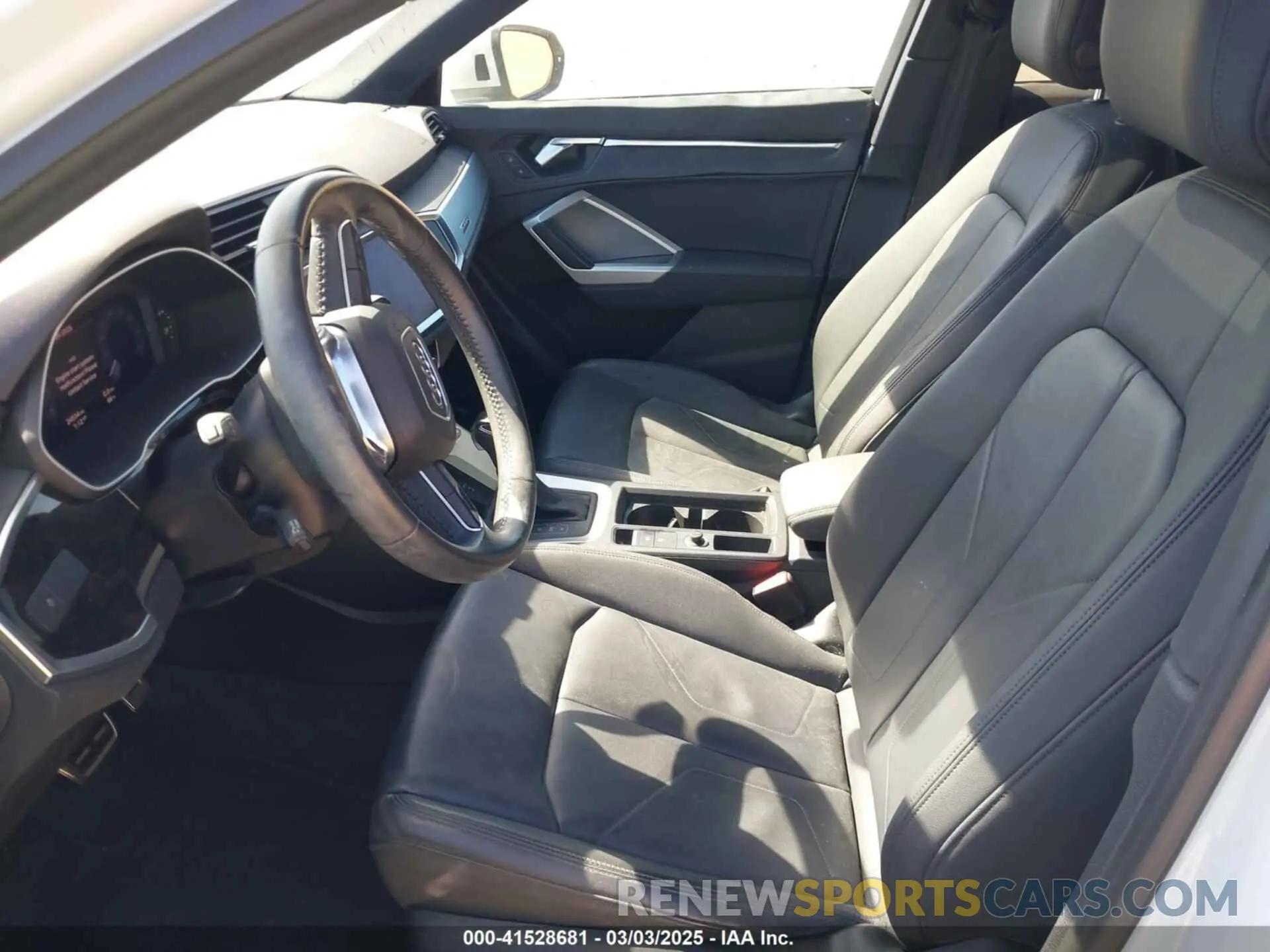 5 Photograph of a damaged car WA1DECF37L1012192 AUDI Q3 2020
