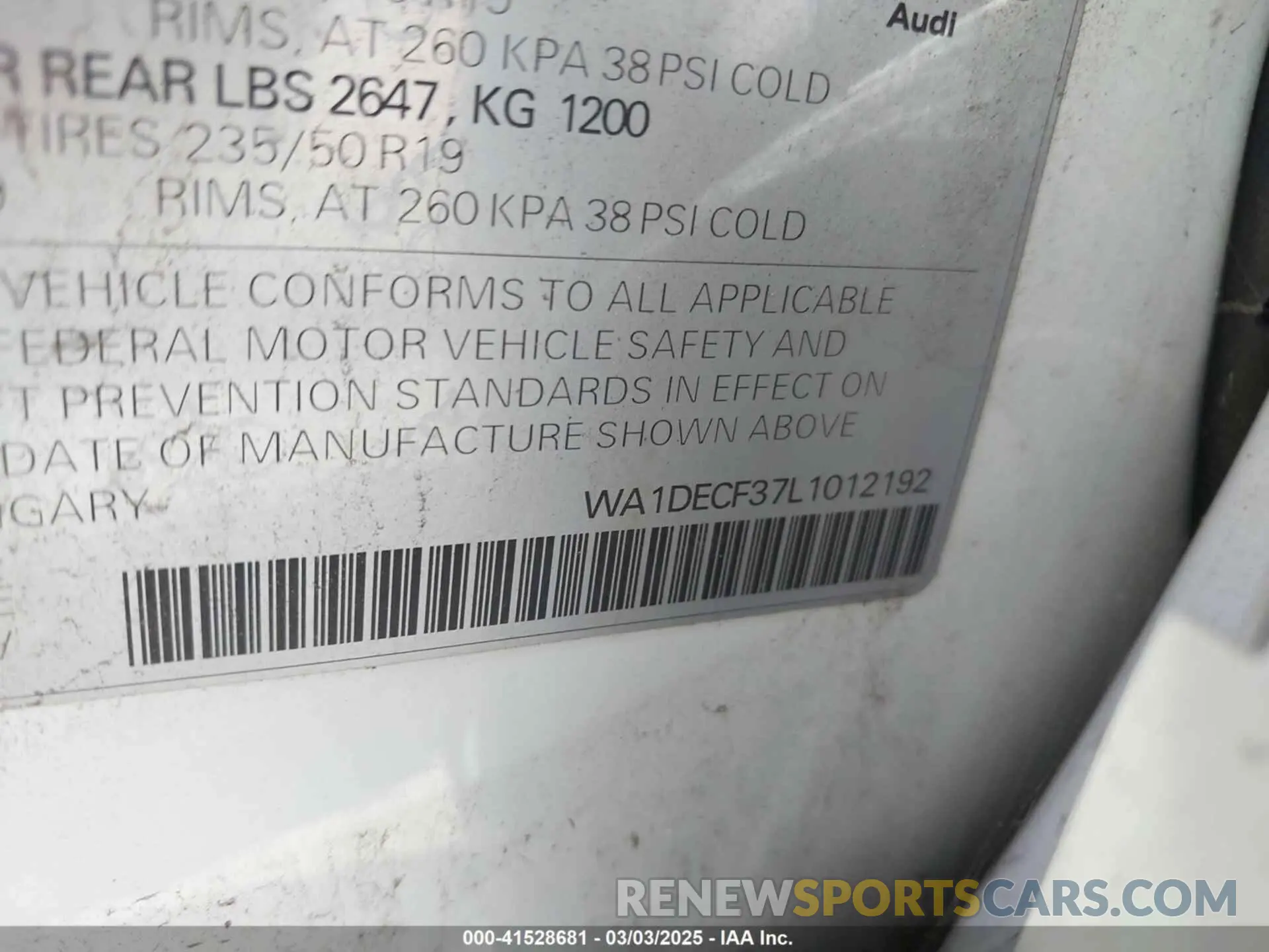 9 Photograph of a damaged car WA1DECF37L1012192 AUDI Q3 2020