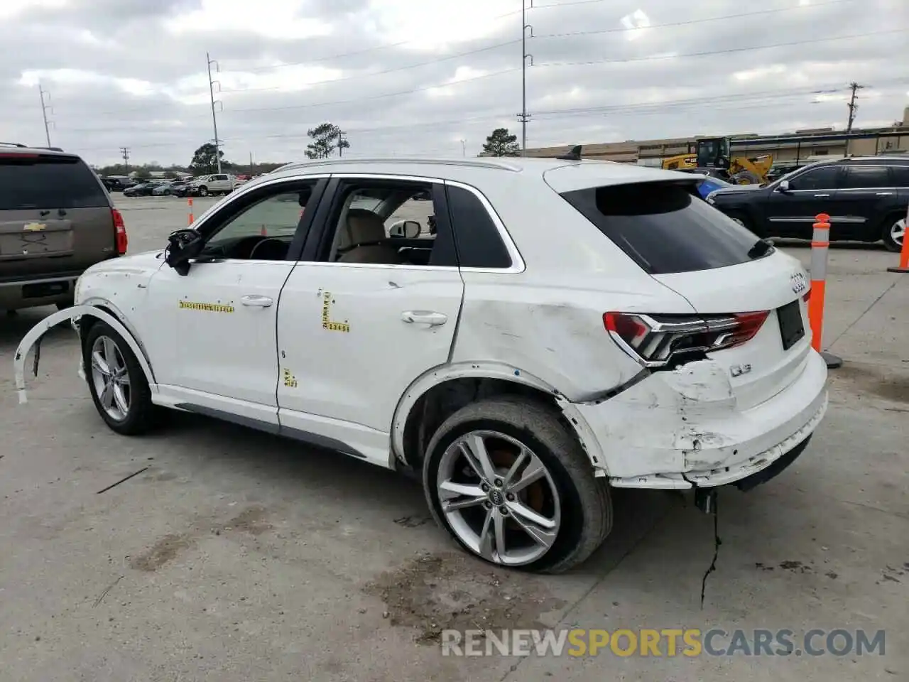 2 Photograph of a damaged car WA1DECF39L1011285 AUDI Q3 2020