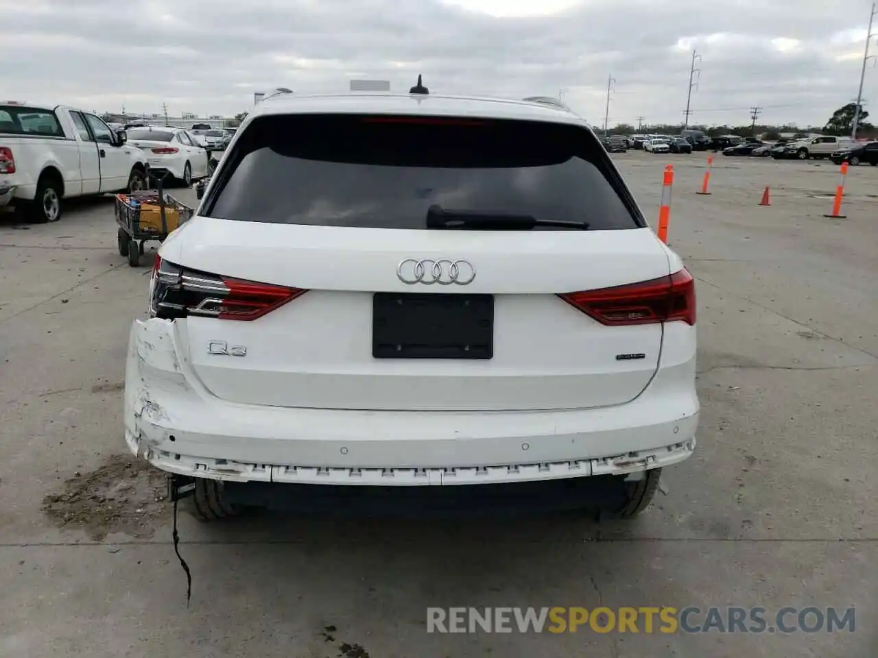 6 Photograph of a damaged car WA1DECF39L1011285 AUDI Q3 2020