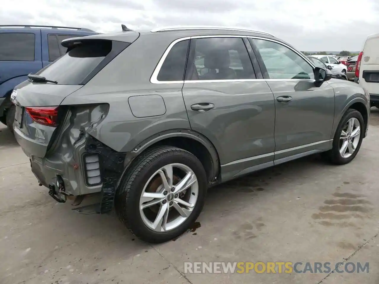 3 Photograph of a damaged car WA1DECF39L1019239 AUDI Q3 2020