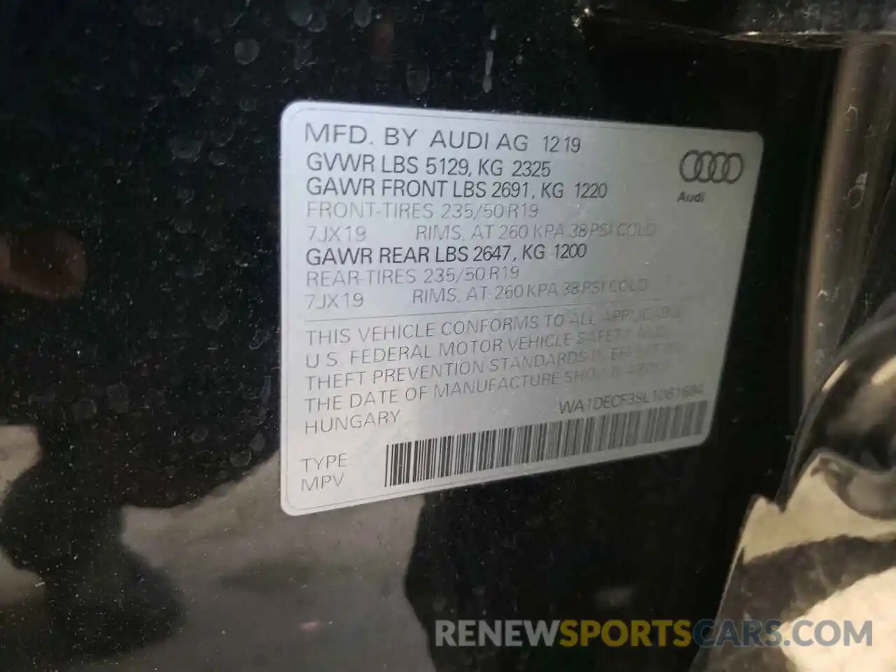 10 Photograph of a damaged car WA1DECF39L1061684 AUDI Q3 2020