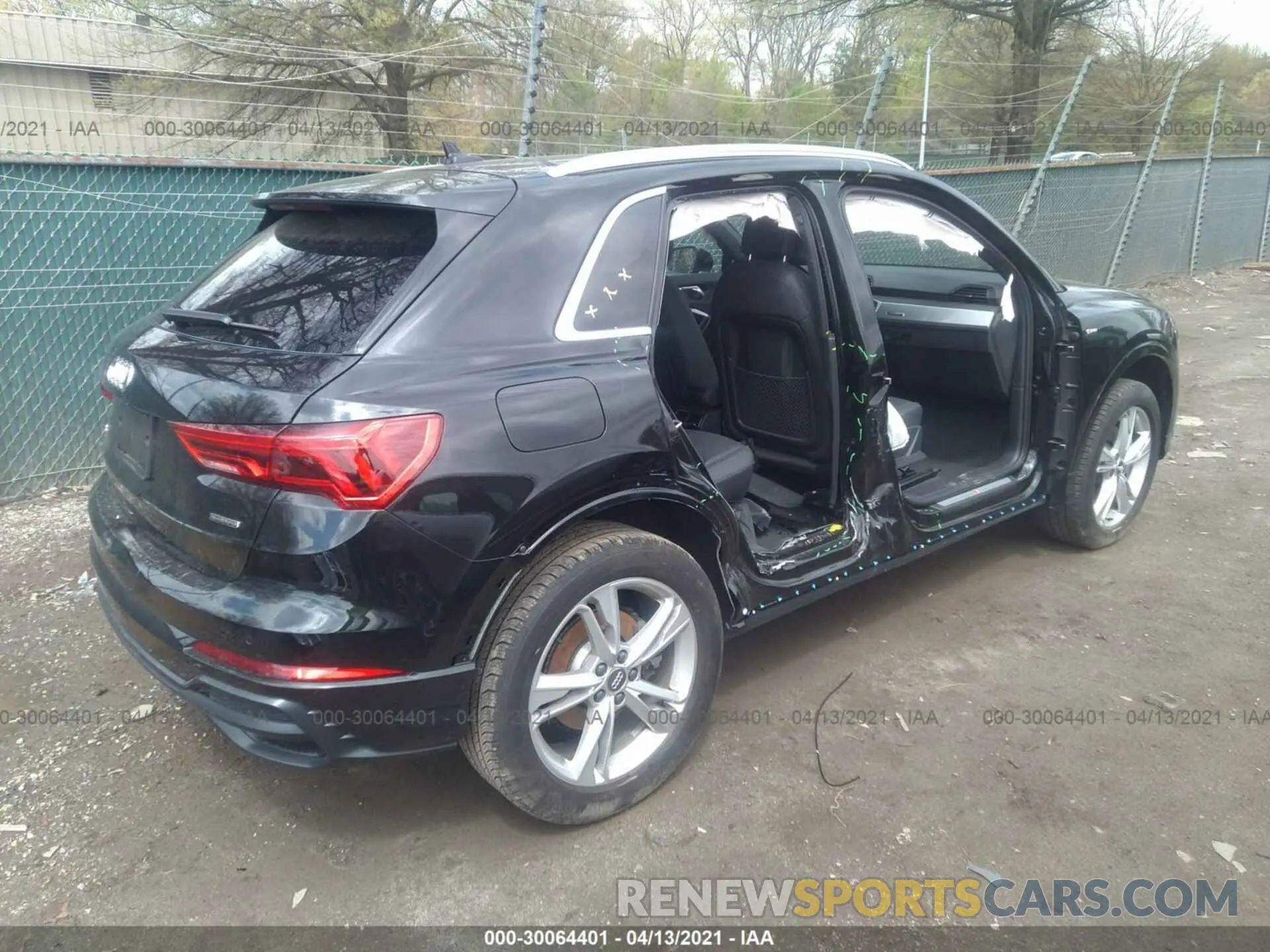 4 Photograph of a damaged car WA1DECF39L1083927 AUDI Q3 2020