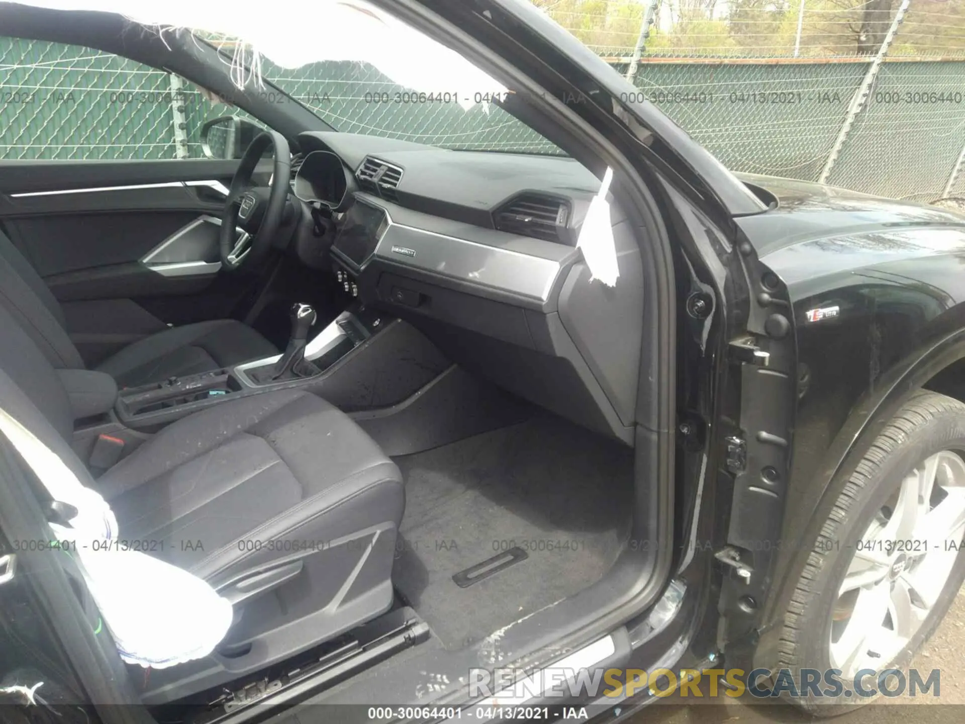 5 Photograph of a damaged car WA1DECF39L1083927 AUDI Q3 2020