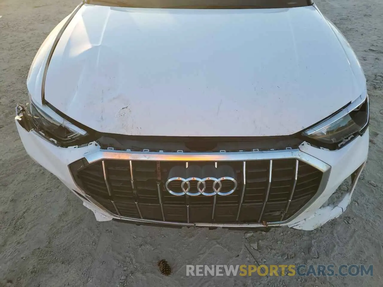 11 Photograph of a damaged car WA1DECF39L1124718 AUDI Q3 2020
