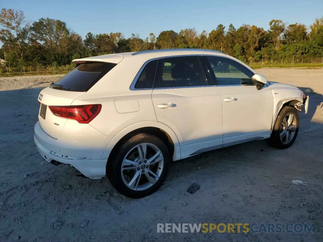 3 Photograph of a damaged car WA1DECF39L1124718 AUDI Q3 2020