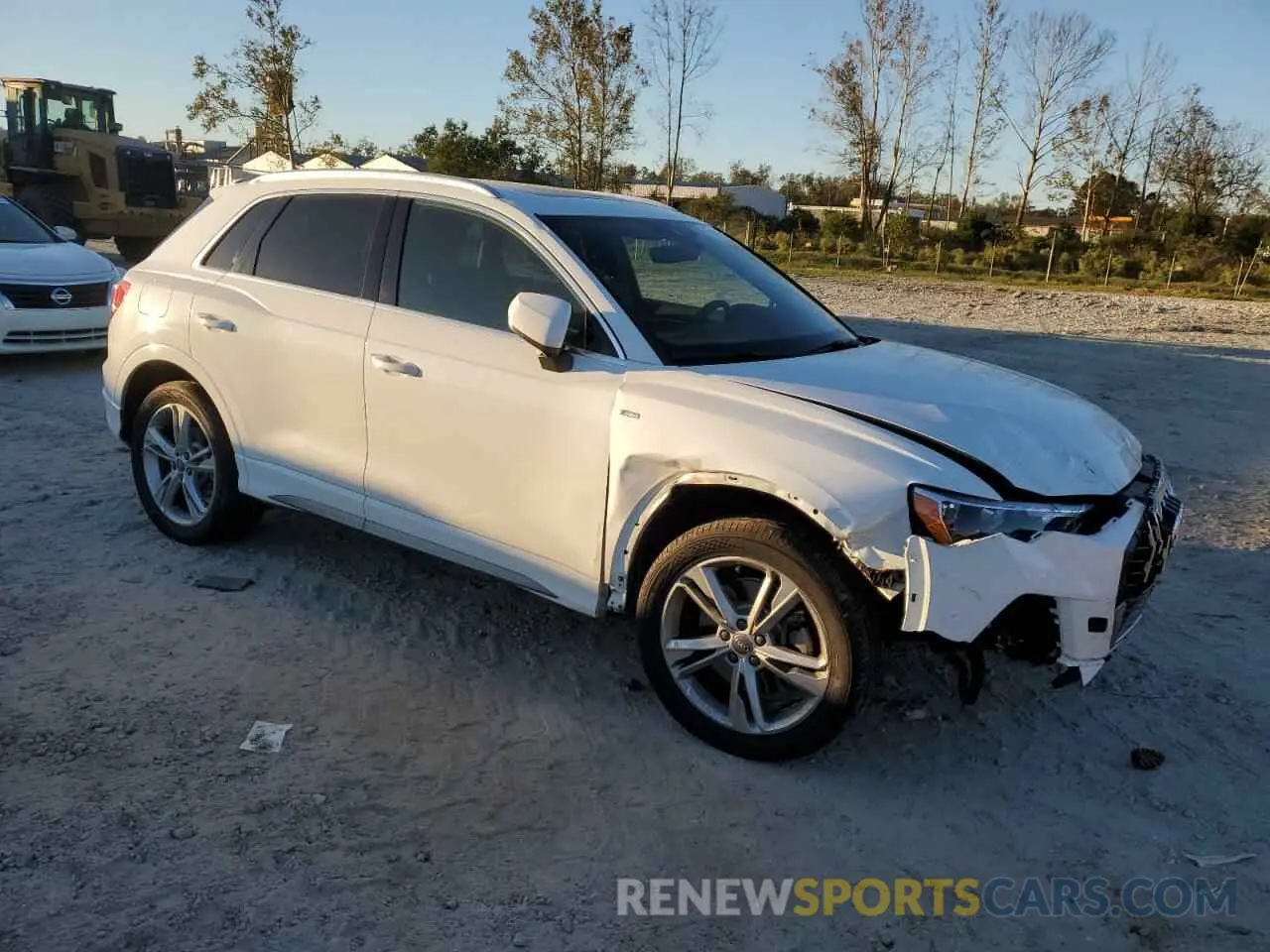 4 Photograph of a damaged car WA1DECF39L1124718 AUDI Q3 2020