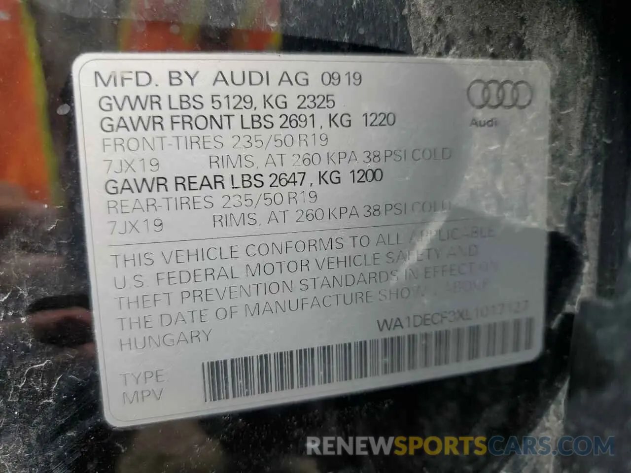 13 Photograph of a damaged car WA1DECF3XL1017127 AUDI Q3 2020