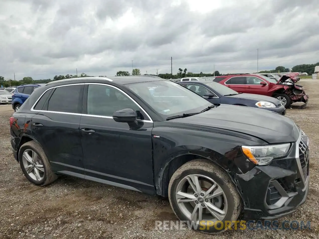 4 Photograph of a damaged car WA1DECF3XL1017127 AUDI Q3 2020