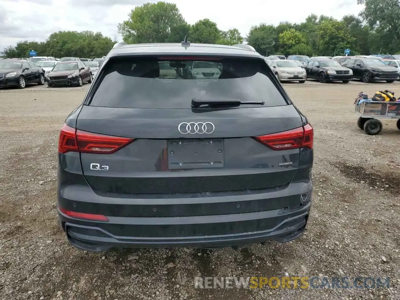 6 Photograph of a damaged car WA1DECF3XL1017127 AUDI Q3 2020