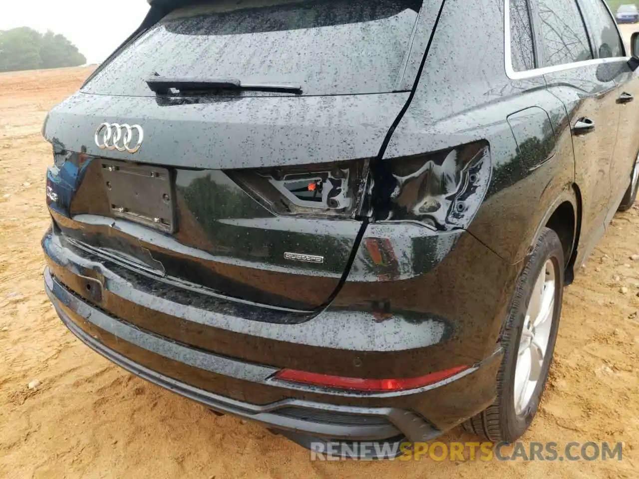 9 Photograph of a damaged car WA1EECF30L1014726 AUDI Q3 2020