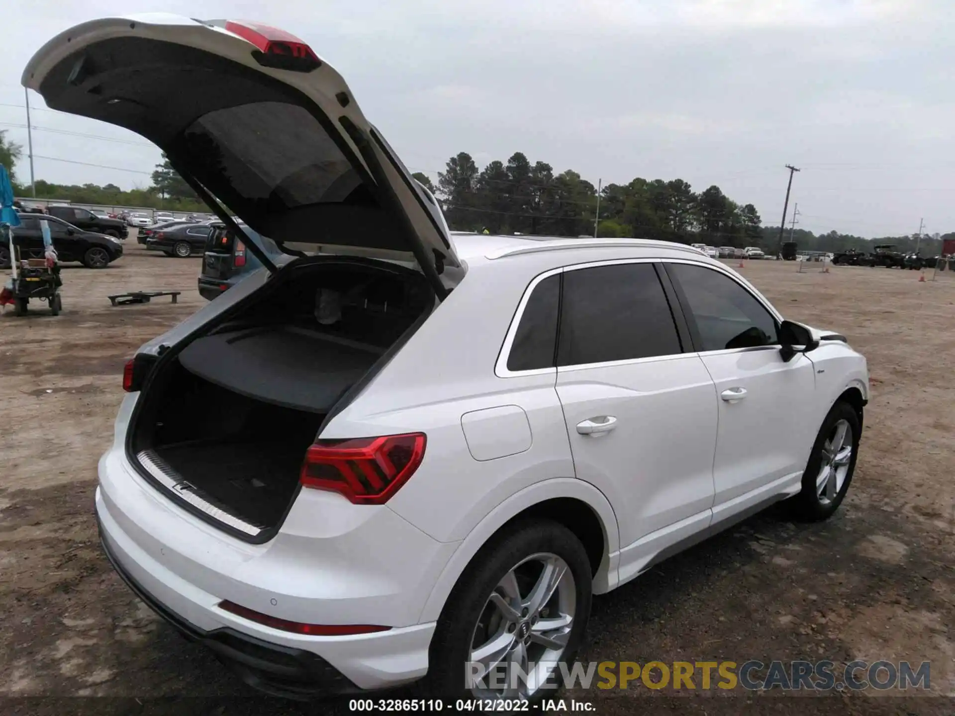 4 Photograph of a damaged car WA1EECF30L1048049 AUDI Q3 2020