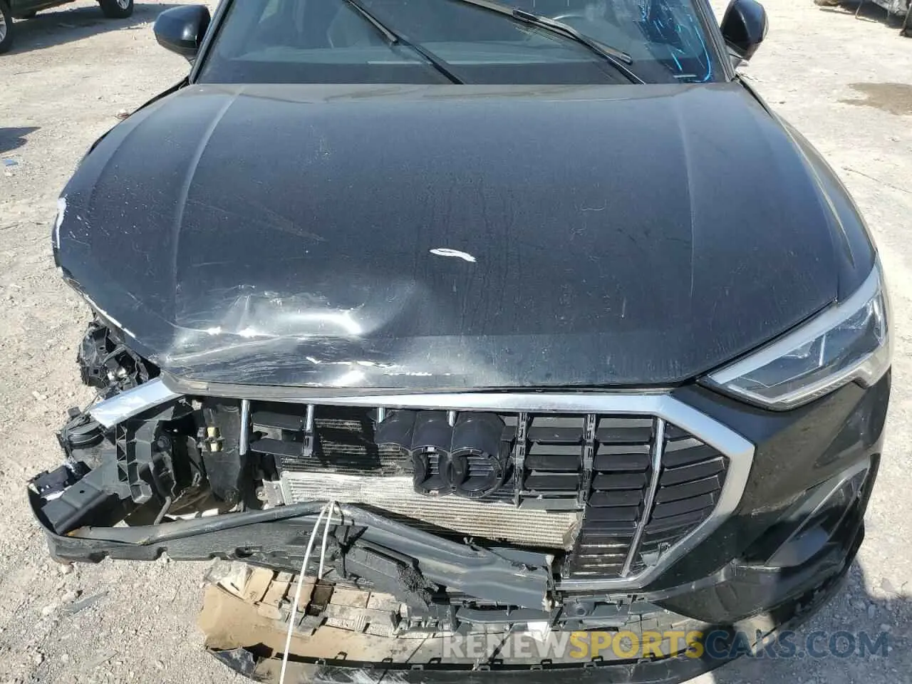 13 Photograph of a damaged car WA1EECF30L1055714 AUDI Q3 2020