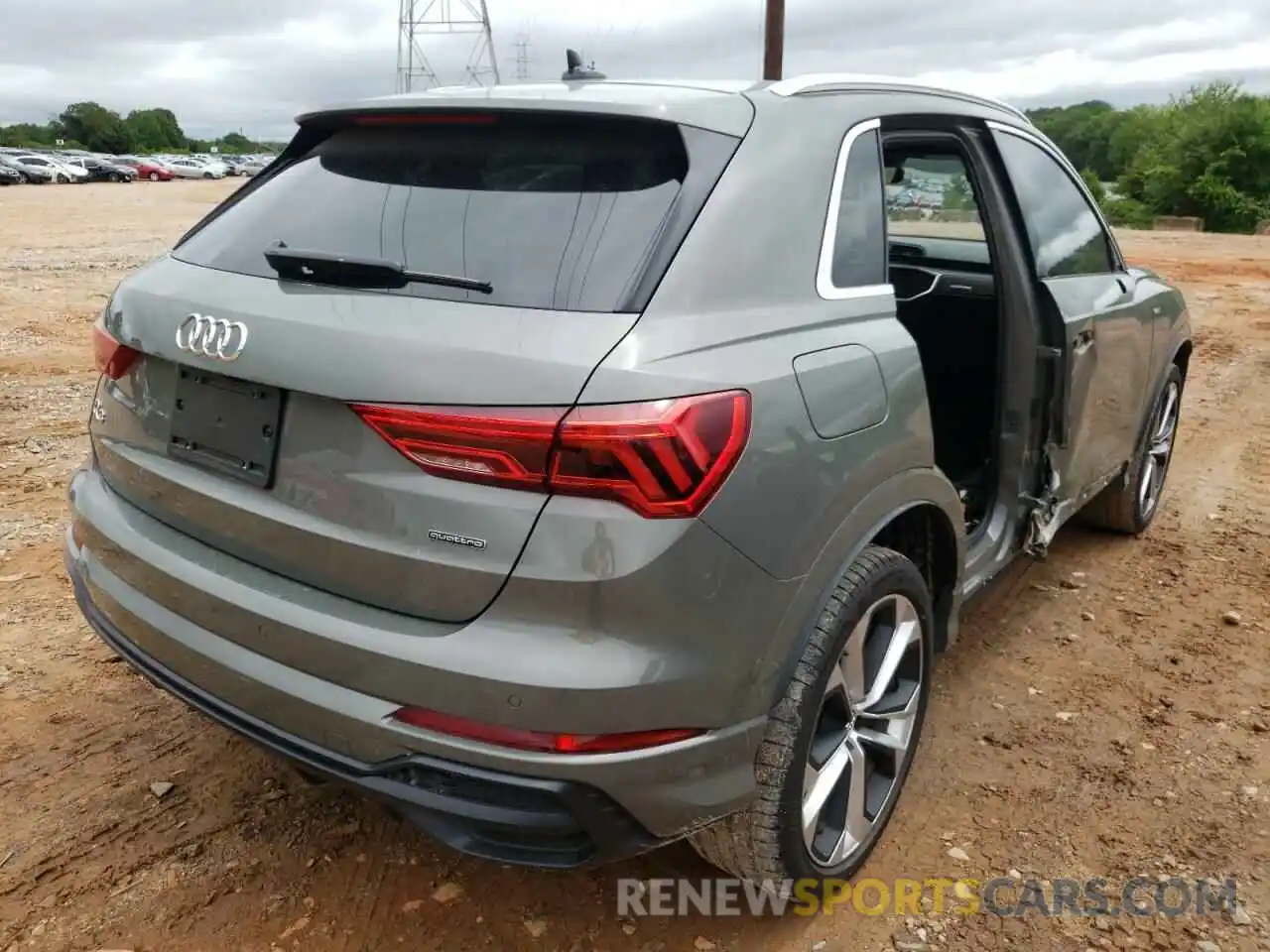 4 Photograph of a damaged car WA1EECF30L1085232 AUDI Q3 2020