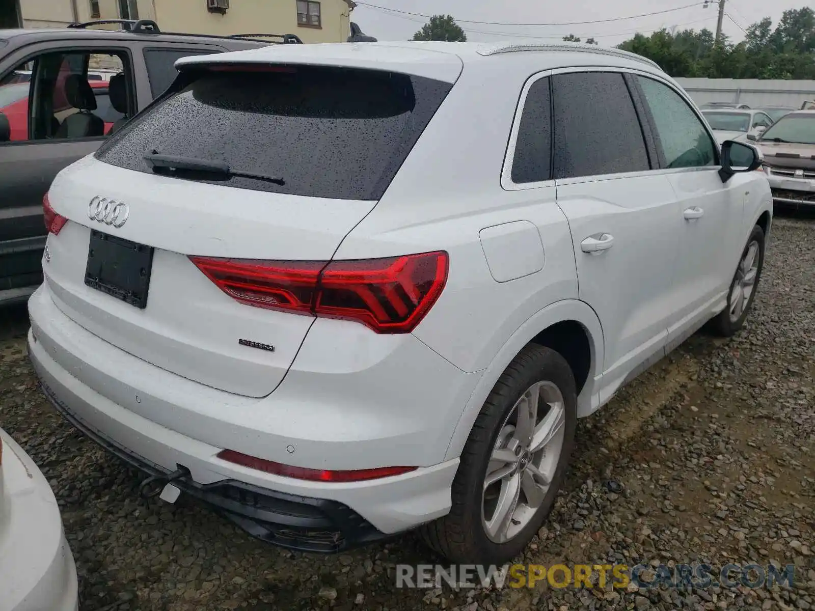 4 Photograph of a damaged car WA1EECF31L1036167 AUDI Q3 2020