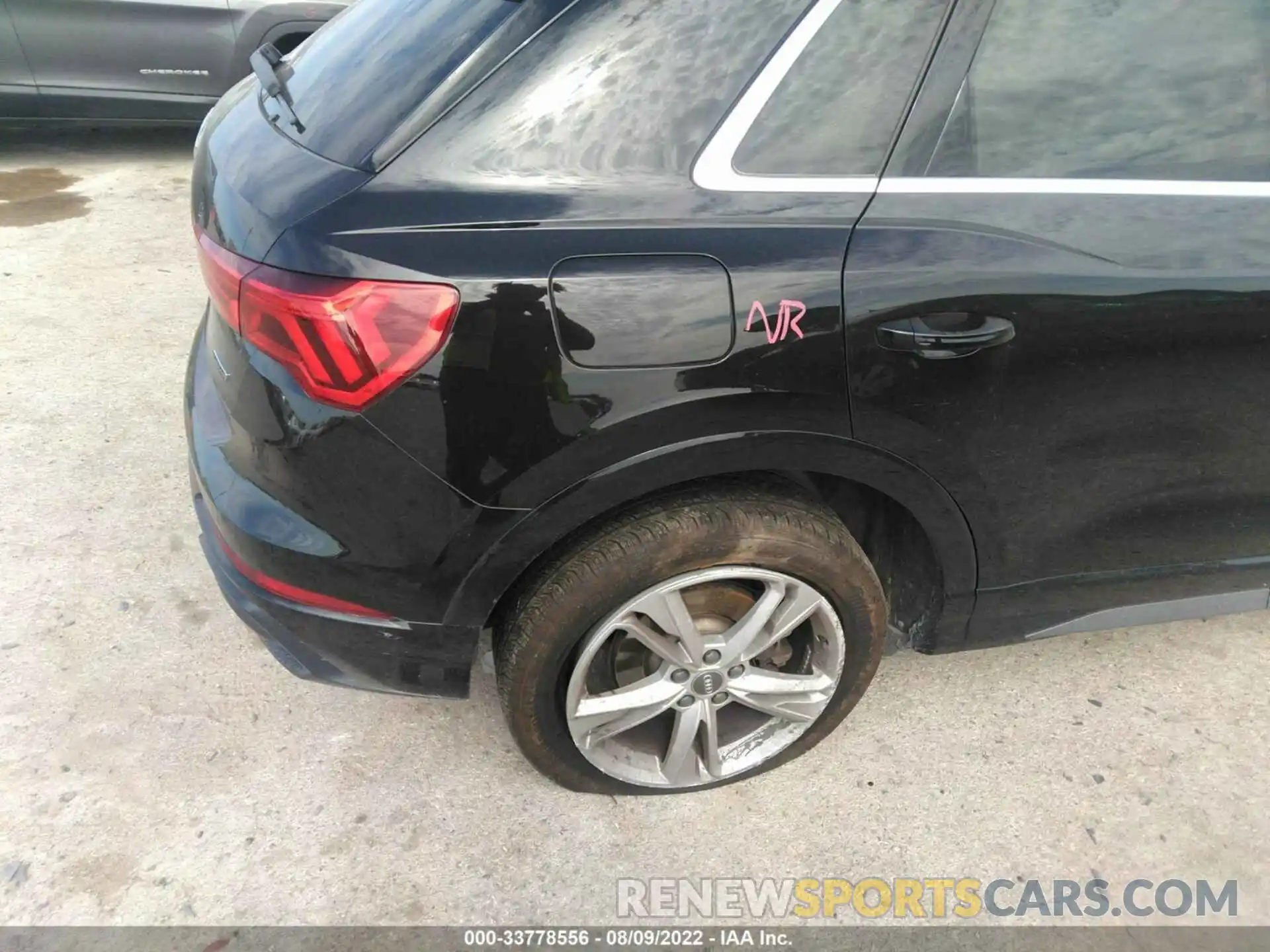 15 Photograph of a damaged car WA1EECF31L1053390 AUDI Q3 2020