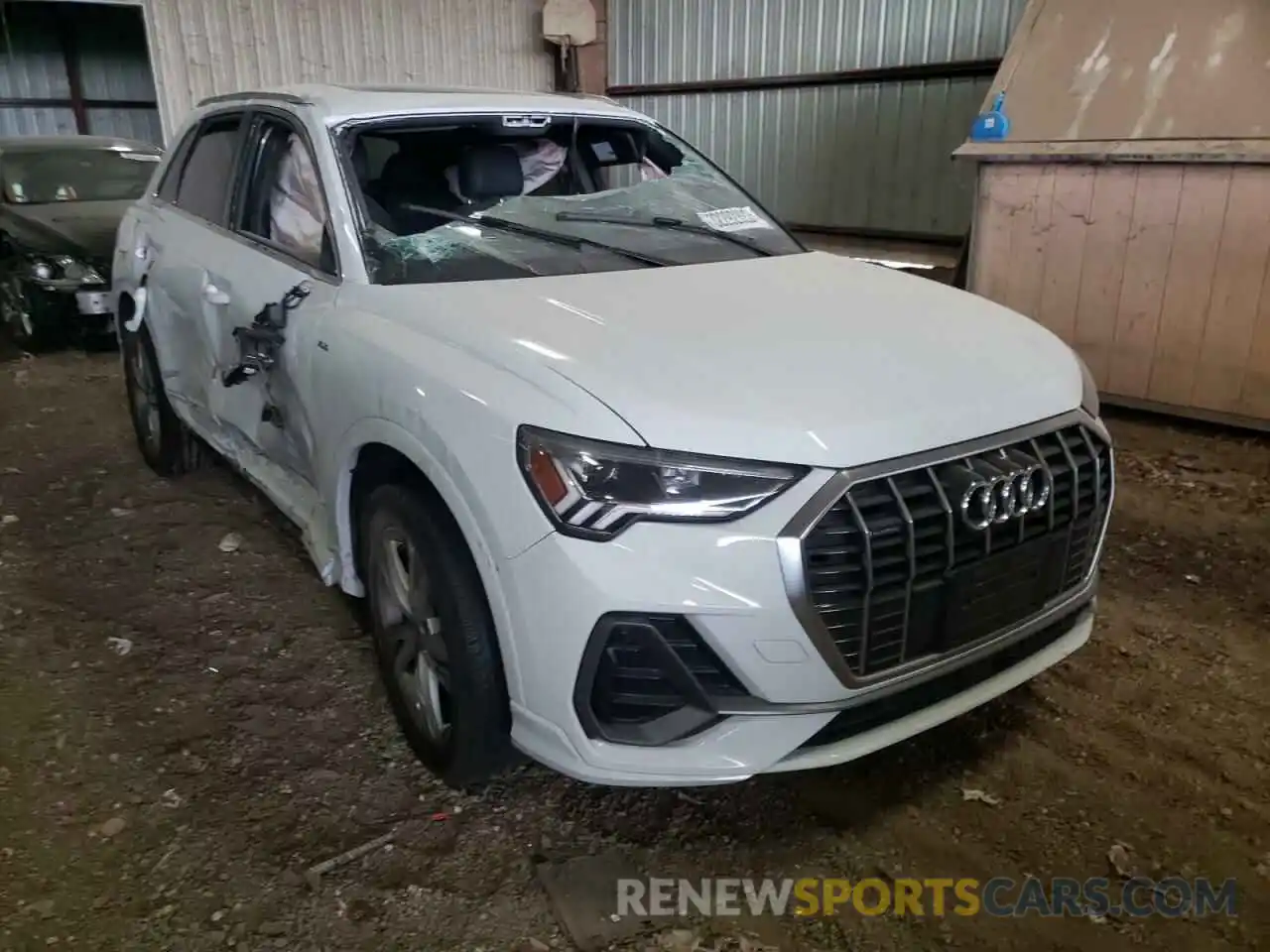 1 Photograph of a damaged car WA1EECF32L1013335 AUDI Q3 2020