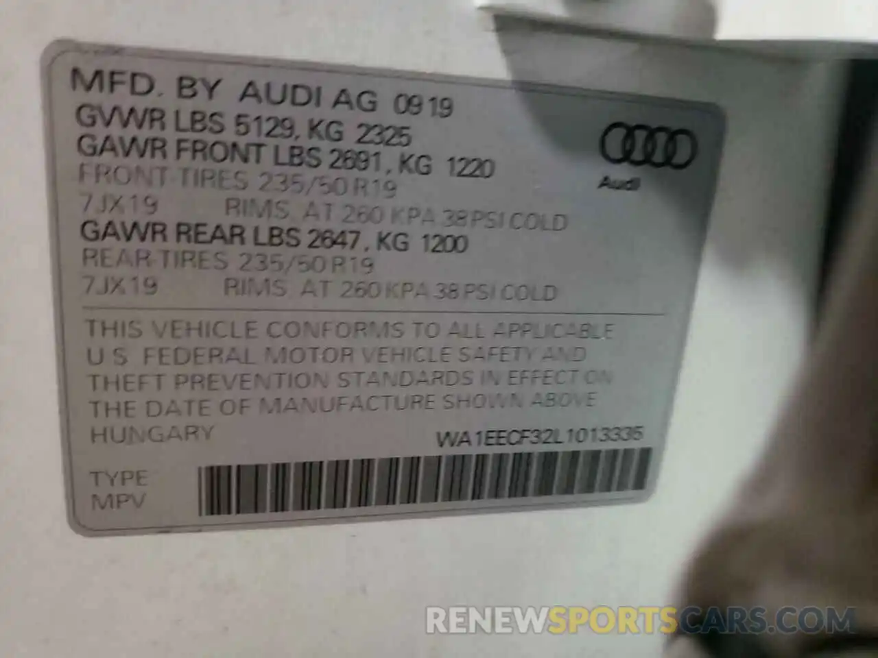 10 Photograph of a damaged car WA1EECF32L1013335 AUDI Q3 2020